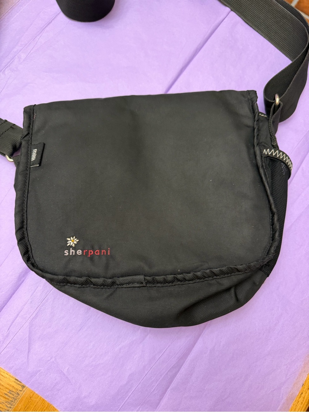 Sherpani Black Crossbody Bag for travel